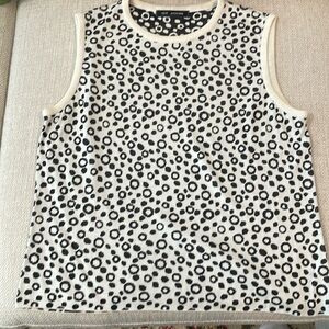 St. John sleeveless top size small